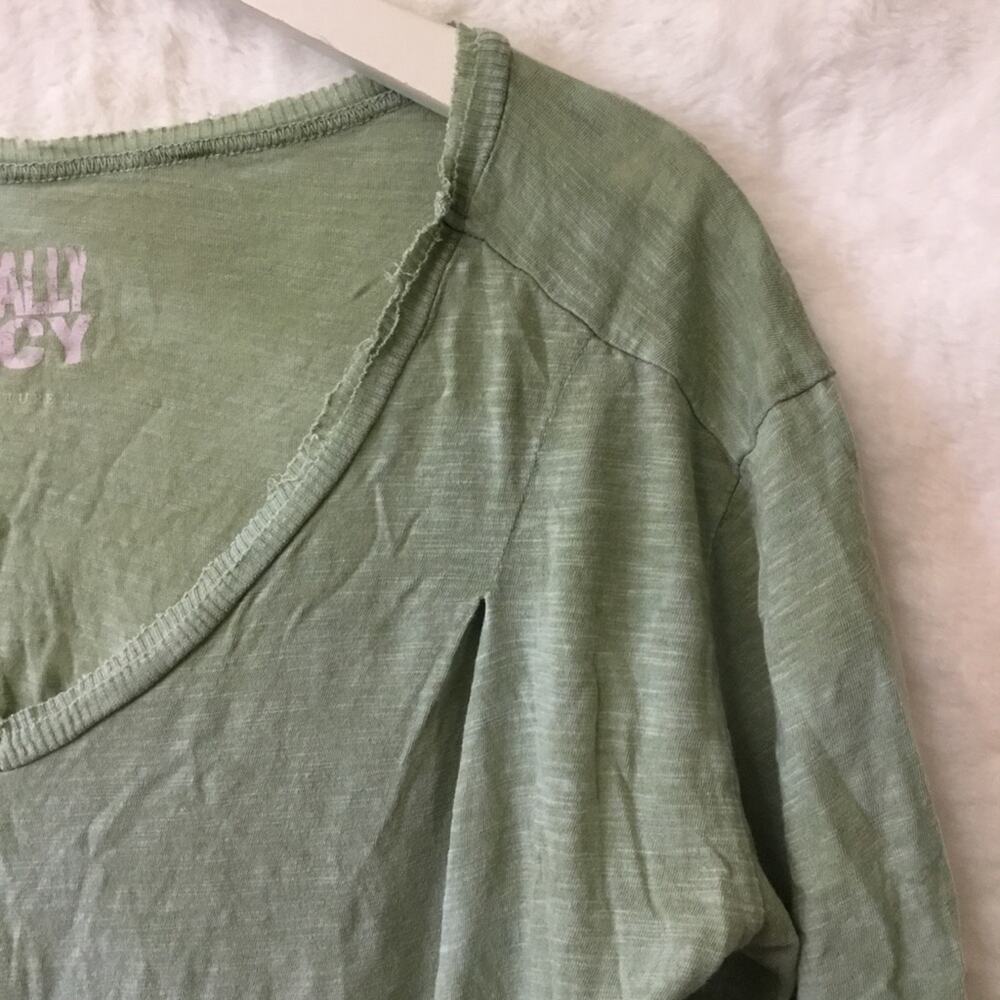 Juicy Couture Light Green V-Neck Tee - Picture 4 of 15